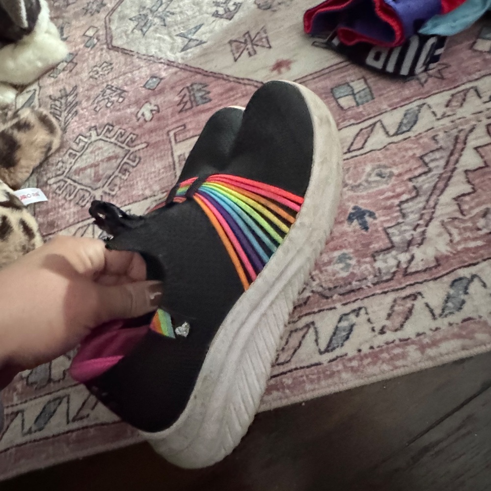 Shoes - Picture 2 of 5